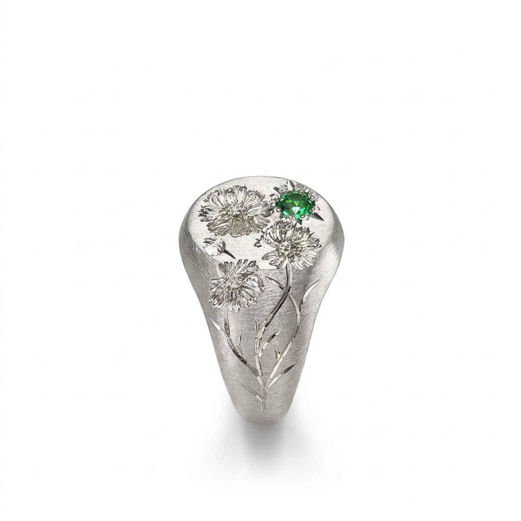 Hand engraved Cosmos signet ring in 940 Silver. Left view by Mier Theo