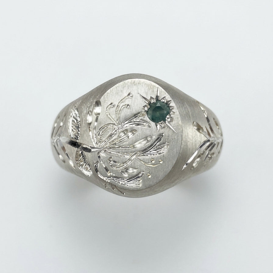 Hand engraved Honeysuckle signet ring in 940 Silver. Top view. Engraved by Mier Theo