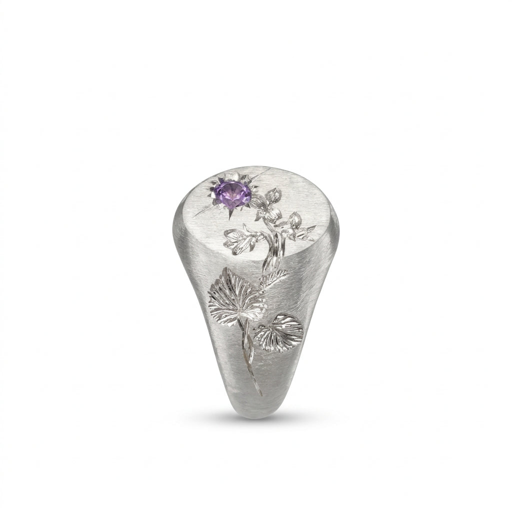 Hand engraved Violet signet ring in 940 Silver. Left view by Mier Theo